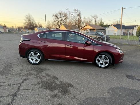 Used 2017 Chevrolet Volt LT image 9