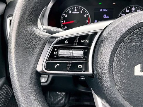 Used 2023 Kia Seltos LX image 11