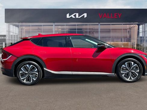 Used 2024 Kia EV6 Light RWD image 3