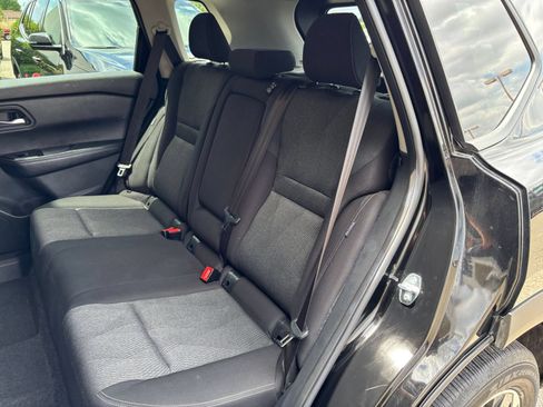 Used 2025 Nissan Rogue SV FWD image 38