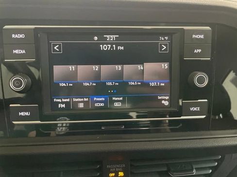 Certified 2021 Volkswagen Jetta SE w/ SE Cold Weather Package FWD image 21