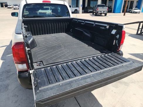 Used 2022 Toyota Tacoma SR image 10