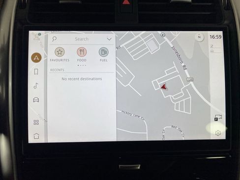 Used 2025 Land Rover Discovery S image 24