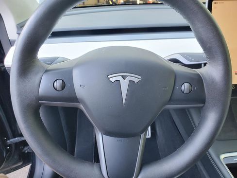 Used 2022 Tesla Model Y Performance AWD/4WD image 26