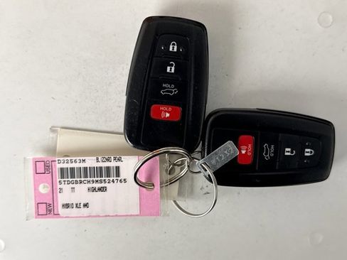 Used 2021 Toyota Highlander XLE image 9