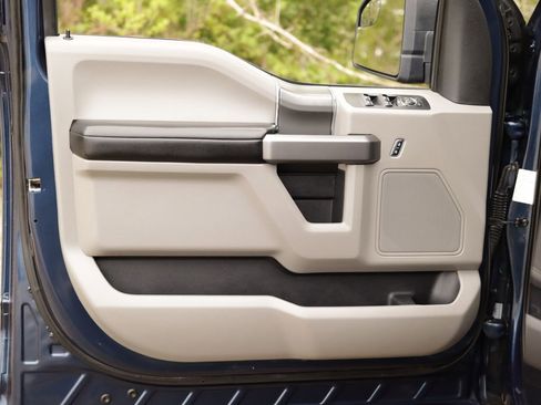 Used 2019 Ford F150 XLT w/ Equipment Group 302A Luxury AWD/4WD image 26