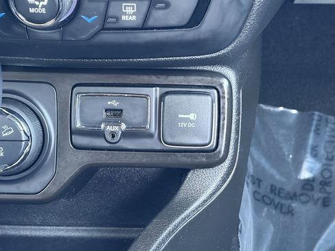 Used 2020 Jeep Renegade Trailhawk w/ LED Lighting Group AWD/4WD image 23