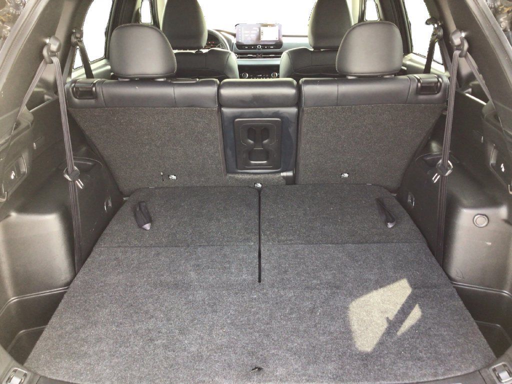 Used 2025 Mitsubishi Outlander AWD image 13