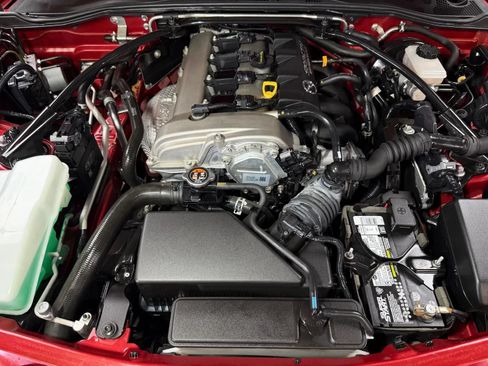 Used 2016 MAZDA MX-5 Miata Club RWD image 12