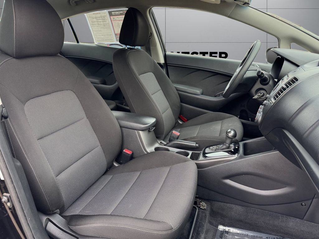 Used 2018 Kia Forte LX FWD image 17