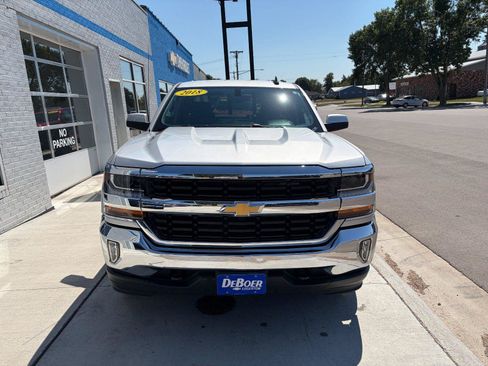 Used 2018 Chevrolet Silverado 1500 LT w/ All Star Edition AWD/4WD image 7