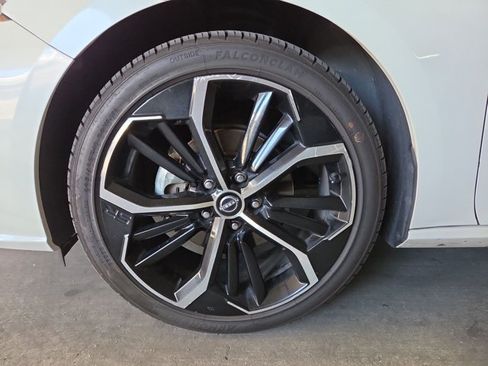 Used 2024 Nissan Altima 2.5 SR FWD image 20