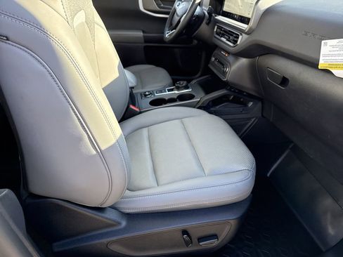 Used 2025 Ford Bronco Sport Badlands image 13