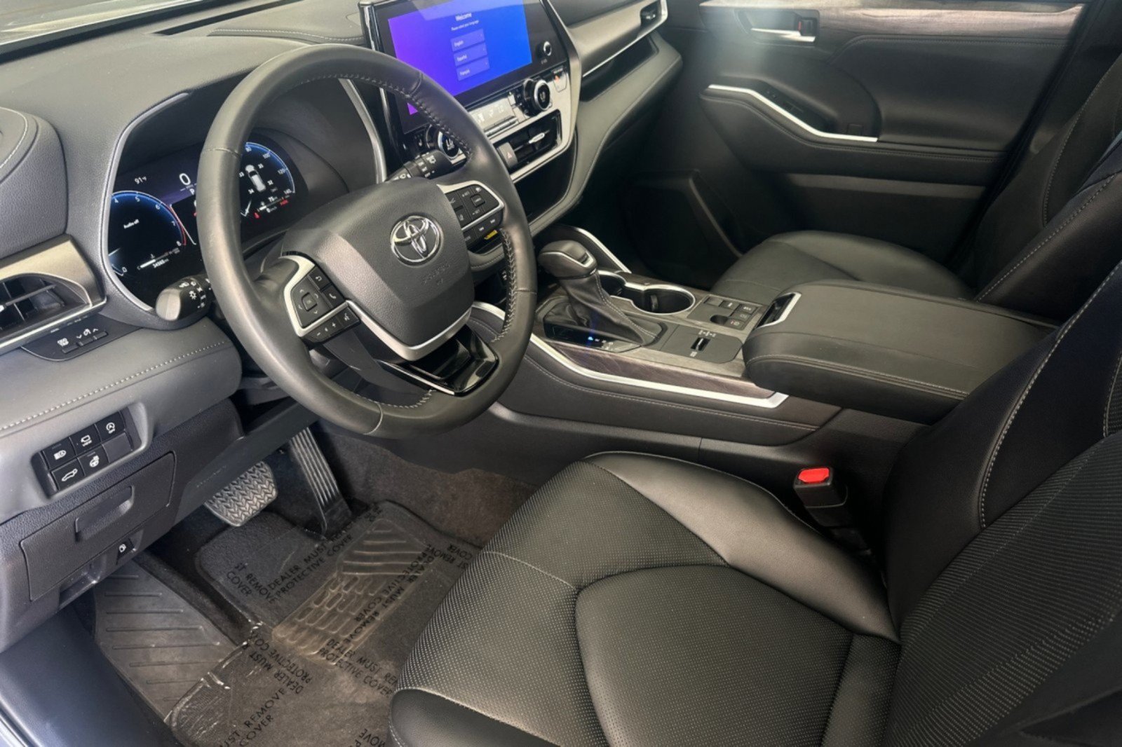 Used 2023 Toyota Highlander Limited FWD image 9