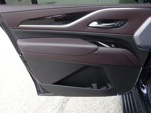 Certified 2023 Cadillac Escalade ESV Sport Platinum w/ LPO, ONYX Package AWD/4WD image 15
