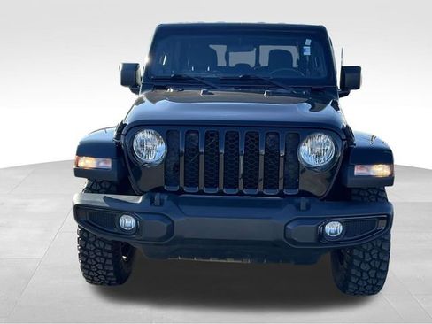 Used 2022 Jeep Gladiator Sport image 2