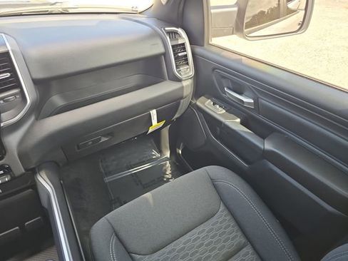 New 2026 RAM 1500 Express AWD/4WD image 12
