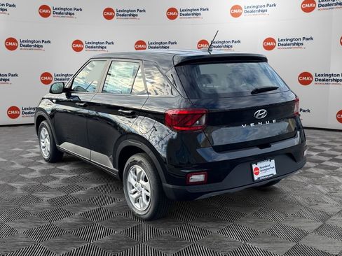 New 2026 Hyundai Venue SE image 5