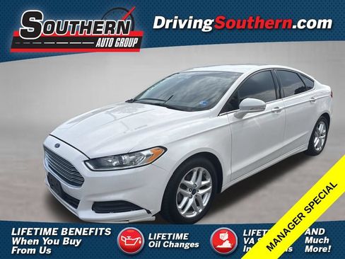Used 2016 Ford Fusion SE FWD image 1
