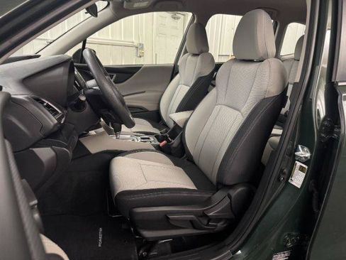 Used 2024 Subaru Forester AWD/4WD image 7