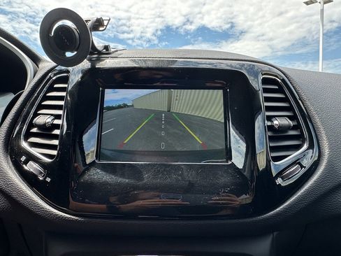 Used 2021 Jeep Compass Latitude image 18