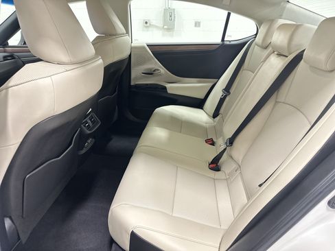 Certified 2025 Lexus ES 350 w/ Premium Package FWD image 31