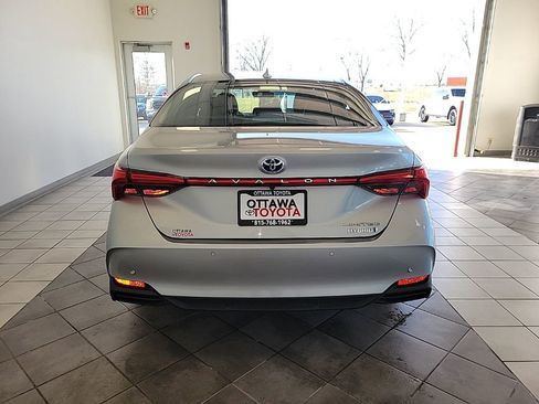 Used 2021 Toyota Avalon Limited w/ Advanced Safety Package image 6
