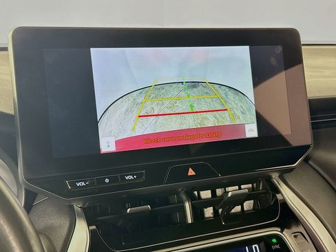 Certified 2024 Toyota Venza Nightshade image 13