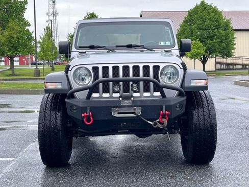 Used 2018 Jeep Wrangler Sport AWD/4WD image 3