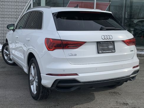 Used 2023 Audi Q3 2.0T Premium w/ Convenience Package image 3