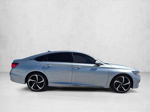 Used 2018 Honda Accord Sport image 4