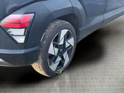 Used 2024 Hyundai Kona Limited image 12