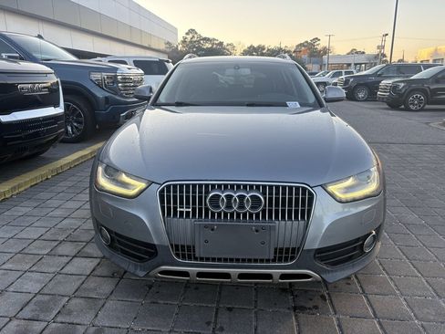 Used 2016 Audi A4 Premium Plus w/ Technology Package image 4