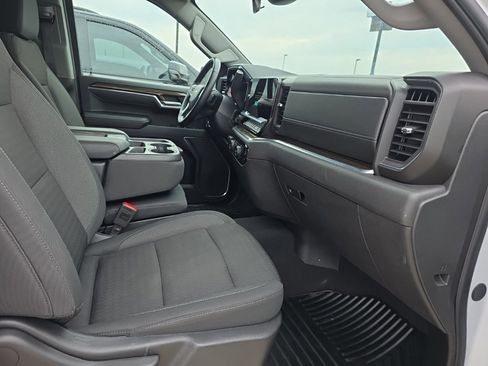 Used 2025 Chevrolet Silverado 1500 LT image 16