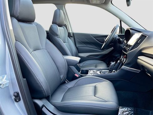 Used 2024 Subaru Forester Limited image 28