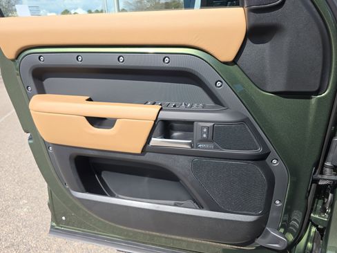 New 2026 Land Rover Defender 110 X-Dynamic SE image 26