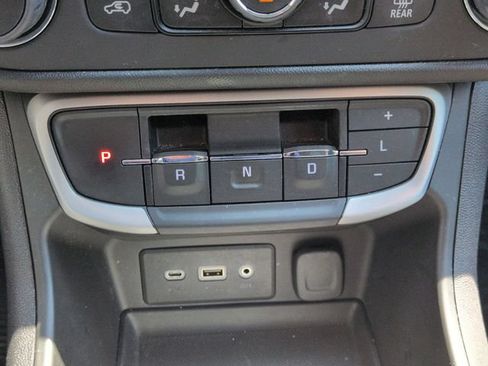 Used 2023 GMC Terrain SLE w/ Driver Convenience Package FWD image 18