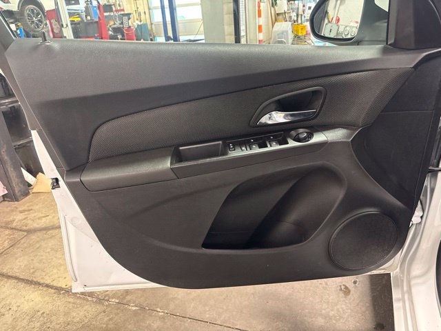 Used 2016 Chevrolet Cruze LT w/ Enhanced Safety Package FWD image 10