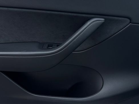 Used 2022 Tesla Model Y Performance image 19