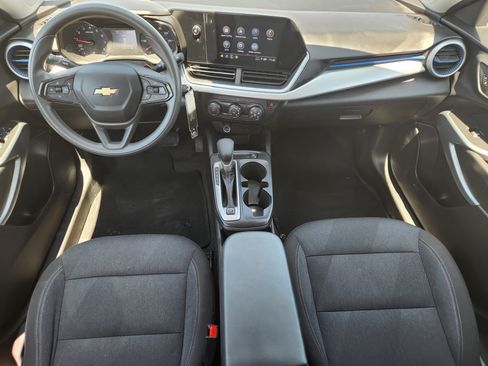 Used 2025 Chevrolet Trax LS FWD image 24
