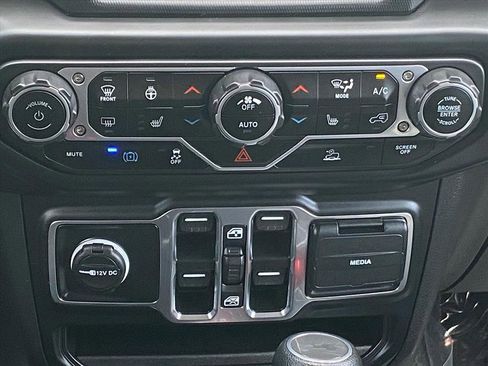 Used 2023 Jeep Wrangler Unlimited w/ Cold Weather Group AWD/4WD image 10