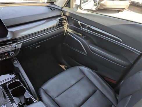 Certified 2025 Kia Telluride S image 23