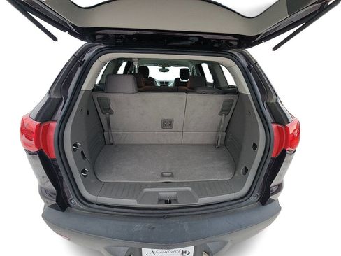 Used 2010 Chevrolet Traverse LS image 11