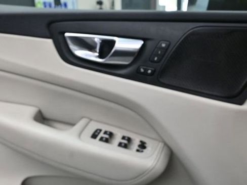 Used 2019 Volvo XC60 T6 Momentum w/ Multimedia Package AWD/4WD image 24