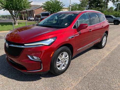 Used 2023 Buick Enclave Essence w/ Experience Buick Package FWD image 5