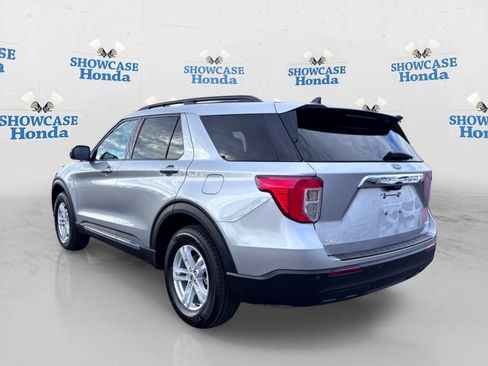 Used 2023 Ford Explorer XLT AWD/4WD image 5