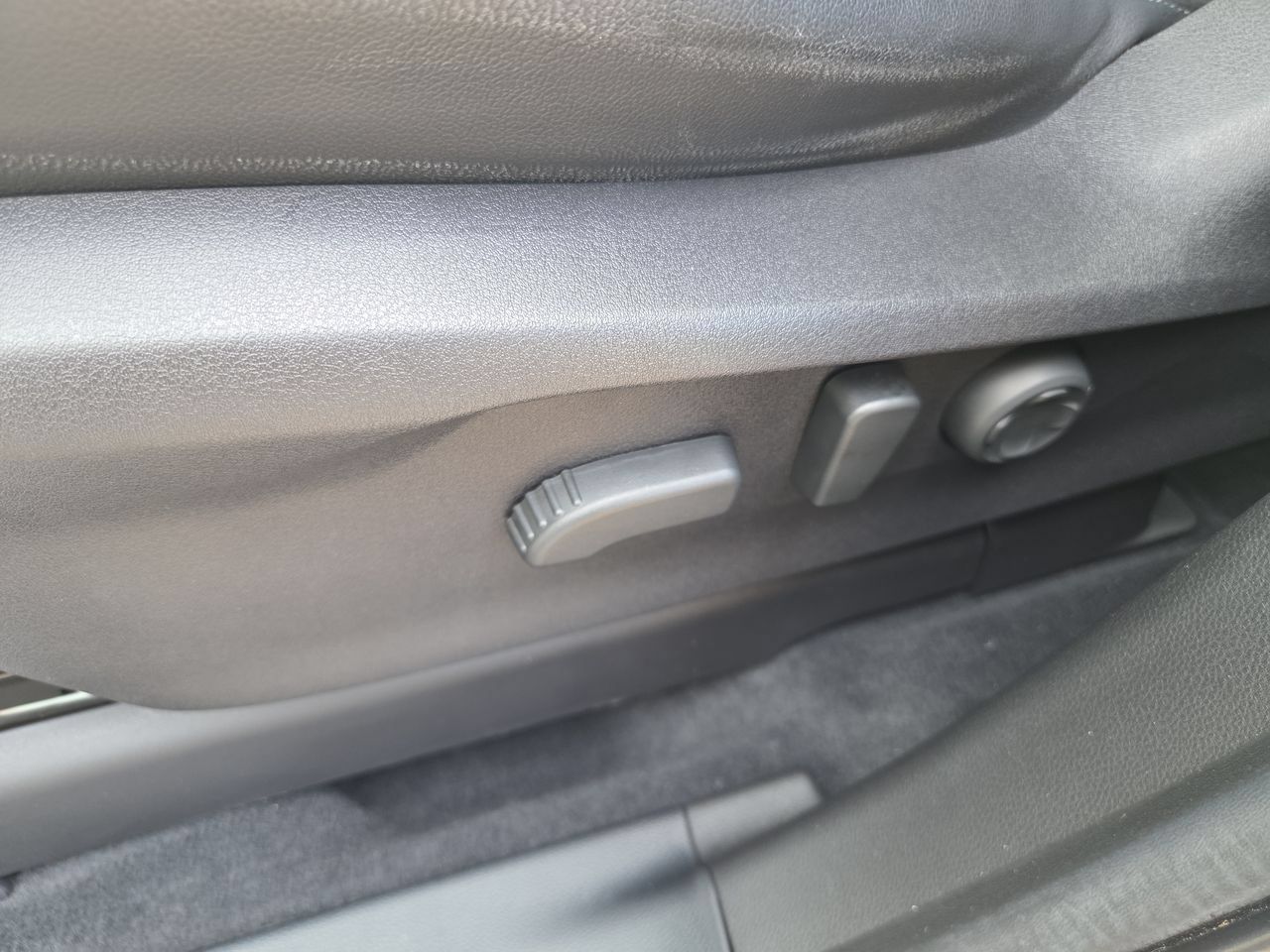 Used 2025 Subaru Ascent Touring AWD/4WD image 16
