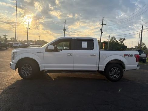 Used 2015 Ford F150 Lariat w/ Equipment Group 502A Luxury AWD/4WD image 4
