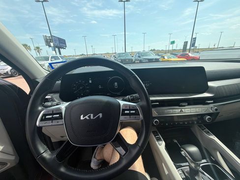 Used 2023 Kia Telluride SX FWD image 12