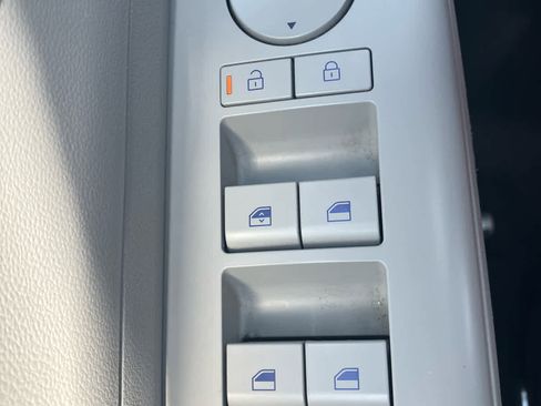 Used 2024 Hyundai Kona SEL AWD/4WD image 12